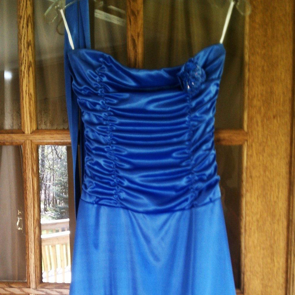 RUBY ROX SIZE M PERIWINKLE BLUE STRAPLESS PARTY DRESS